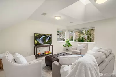 2211 274th Court SE, Sammamish, WA 98075 - Photo 30