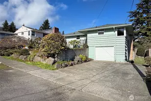 3110 SW 105th St, Seattle, WA 98146 - Photo 2