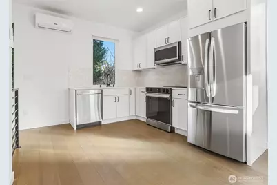 3448 B NW 65th Street, Seattle, WA 98117 - Photo 8