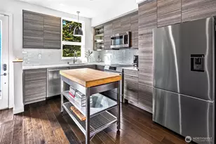 3220 Franklin Ave E, Seattle, WA 98102 - Photo 6