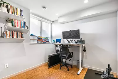 3220 Franklin Avenue E, Seattle, WA 98102 - Photo 16