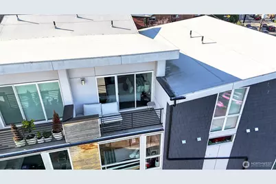 3220 Franklin Avenue E, Seattle, WA 98102 - Photo 18