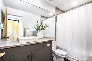 3220 Franklin Ave E, Seattle, WA 98102 - Photo 12