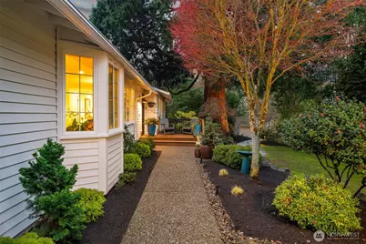 423 SW 189th Place, Normandy Park, WA 98166 - Photo 2