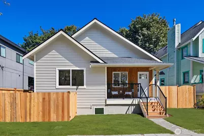 8226 Meridian Avenue N, Seattle, WA 98103 - Photo 2