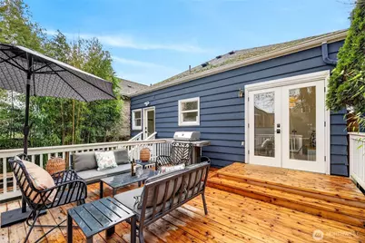 7720 Meridian Avenue N, Seattle, WA 98103 - Photo 16