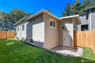 8226 Meridian Ave N, Seattle, WA 98103 - Photo 34