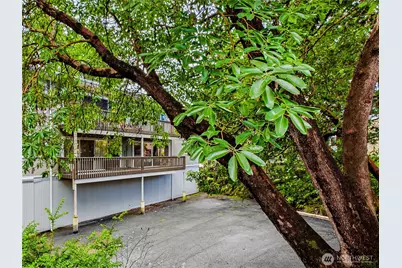 465 Winslow Way E #206, Bainbridge Island, WA 98110 - Photo 2