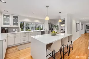 2647 39th Ave W, Seattle, WA 98199 - Photo 8