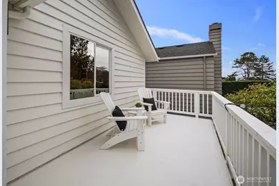 2647 39th Avenue W, Seattle, WA 98199 - Photo 22