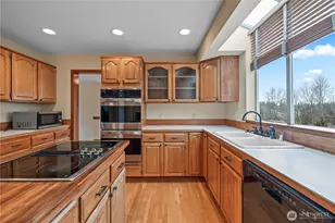 7025 14th Ave SW, Seattle, WA 98106 - Photo 10