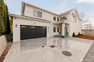 12811 SE 44th Pl, Bellevue, WA 98006 - Photo 2