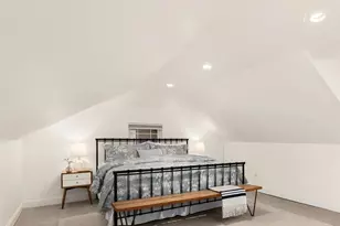 2568 28th Ave W, Seattle, WA 98199 - Photo 18