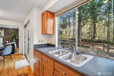 14335 SE 63rd Street, Bellevue, WA 98006 - Photo 12