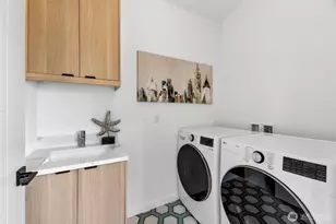 11738 23rd Ave NE, Seattle, WA 98125 - Photo 32