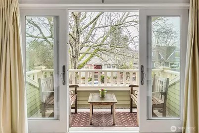 2221 22nd Avenue E, Seattle, WA 98112 - Photo 18