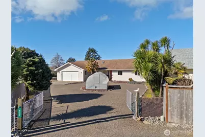 643 Quinault Avenue SE, Ocean Shores, WA 98569 - Photo 2