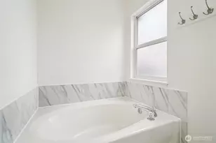 23918 SE 5th St, Sammamish, WA 98074 - Photo 28