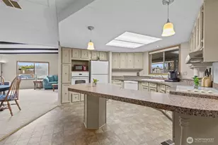 11436 SE 208th St, Kent, WA 98031 - Photo 10