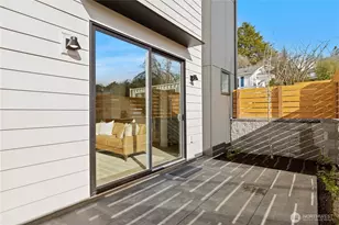 2562 30th Ave W, Seattle, WA 98199 - Photo 12