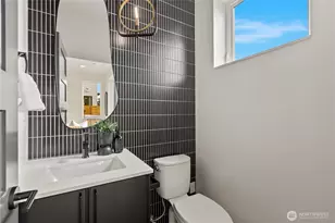 2562 30th Ave W, Seattle, WA 98199 - Photo 8