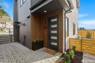2562 30th Avenue W, Seattle, WA 98199 - Photo 2