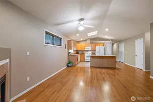 6033 81st Pl NE, Marysville, WA 98270 - Photo 10
