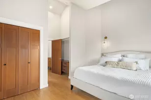 218 24th Ave E, Seattle, WA 98112 - Photo 22