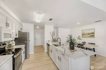 901 Marine View Drive #202, Everett, WA 98201 - Photo 12