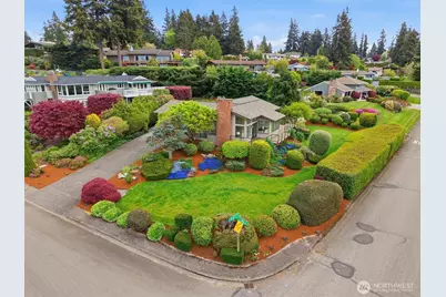 911 S 294th Place, Federal Way, WA 98003 - Photo 2