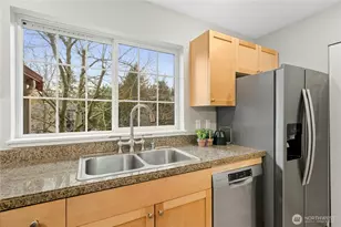 25025 SE Klahanie Blvd, Sammamish, WA 98029 - Photo 16
