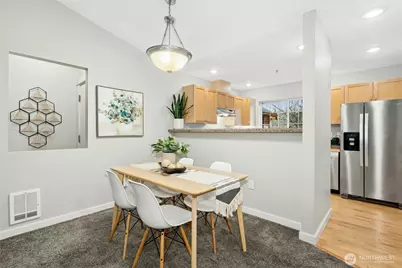 25025 SE Klahanie Boulevard #D302, Sammamish, WA 98029 - Photo 12