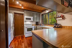 7082 Olympus Way, Glacier, WA 98244 - Photo 10