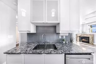 655 Crockett St, Seattle, WA 98109 - Photo 12