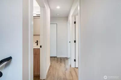 12531 25th Avenue NE #Unit B, Seattle, WA 98125 - Photo 20