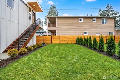 12531 25th Avenue NE #Unit B, Seattle, WA 98125 - Photo 32