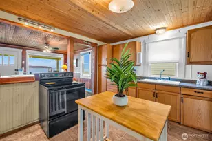 746 Maple Grove Rd, Camano Island, WA 98282 - Photo 10