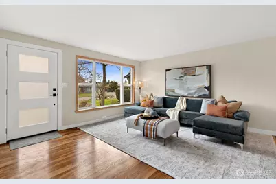 906 Redmond Avenue NE, Renton, WA 98056 - Photo 2