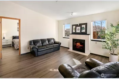 1707 NW 59th Street #302, Seattle, WA 98107 - Photo 4