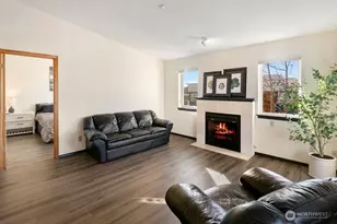 1707 NW 59th St, Seattle, WA 98107 - Photo 4