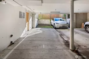 1707 NW 59th St, Seattle, WA 98107 - Photo 22