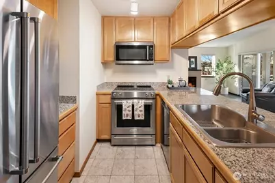 1707 NW 59th Street #302, Seattle, WA 98107 - Photo 8