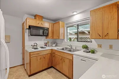 4604 229th Place SW, Mountlake Terrace, WA 98043 - Photo 6