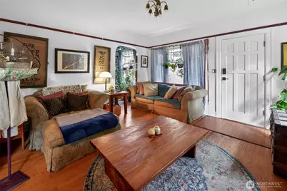 8707 Meridian Avenue N, Seattle, WA 98103 - Photo 4