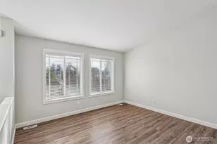 19306 8th Ave W, Lynnwood, WA 98036 - Photo 2