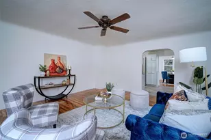 10633 21st Ave SW, Seattle, WA 98146 - Photo 4