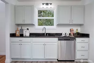 10633 21st Ave SW, Seattle, WA 98146 - Photo 8