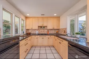 2815 W Smith St, Seattle, WA 98199 - Photo 14