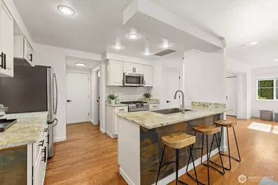 12025 89th Place NE, Kirkland, WA 98034 - Photo 8