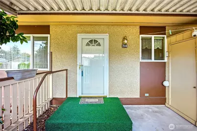 708 Marion Lane SE, Puyallup, WA 98372 - Photo 2